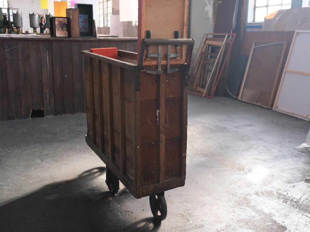  Tudo acontece, tudo  engraado- Art residency at Viarco Fbrica Portuguesa do Lpis